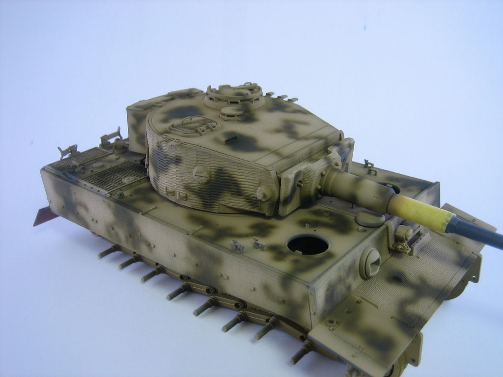 Dragon 1/35 Tiger mid-production w/zimmerit - Work in